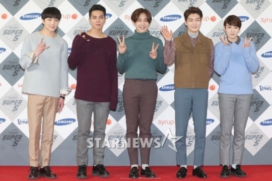 [잡담] 아니 미친 인티돌아다니다 위너 옛날사진 주웠는데 이게 도대체 뭐니.............? | 인스티즈