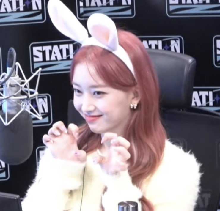 [잡담] 스테이씨 곧 컴백하나보다 염색했네 | 인스티즈