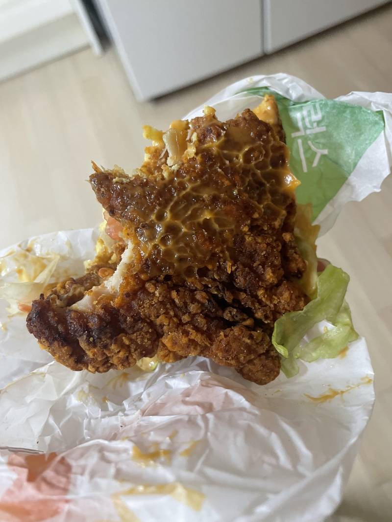 맥날 버거에서 탄 맛이나는데 오버쿡 맞아? 원래 이런맛인가; | 인스티즈