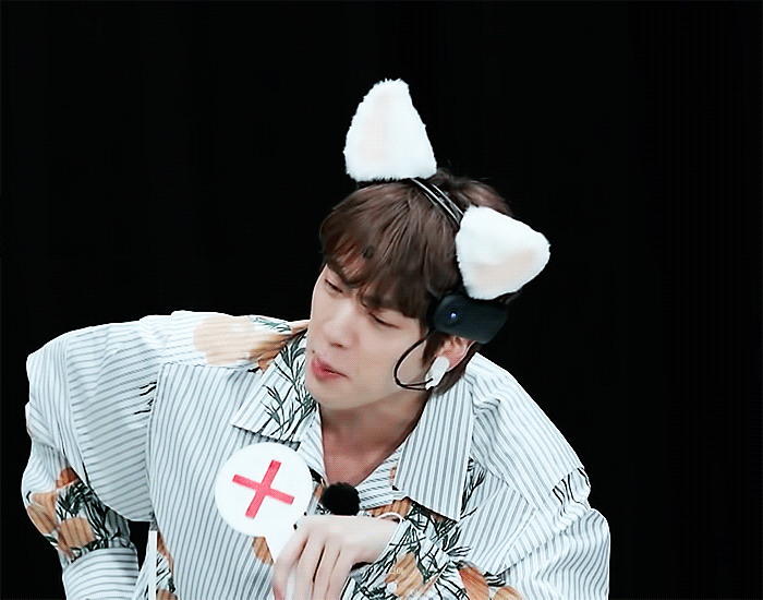 [잡담] 방탄 진 이 셔츠 너무 잘 어울린다 | 인스티즈