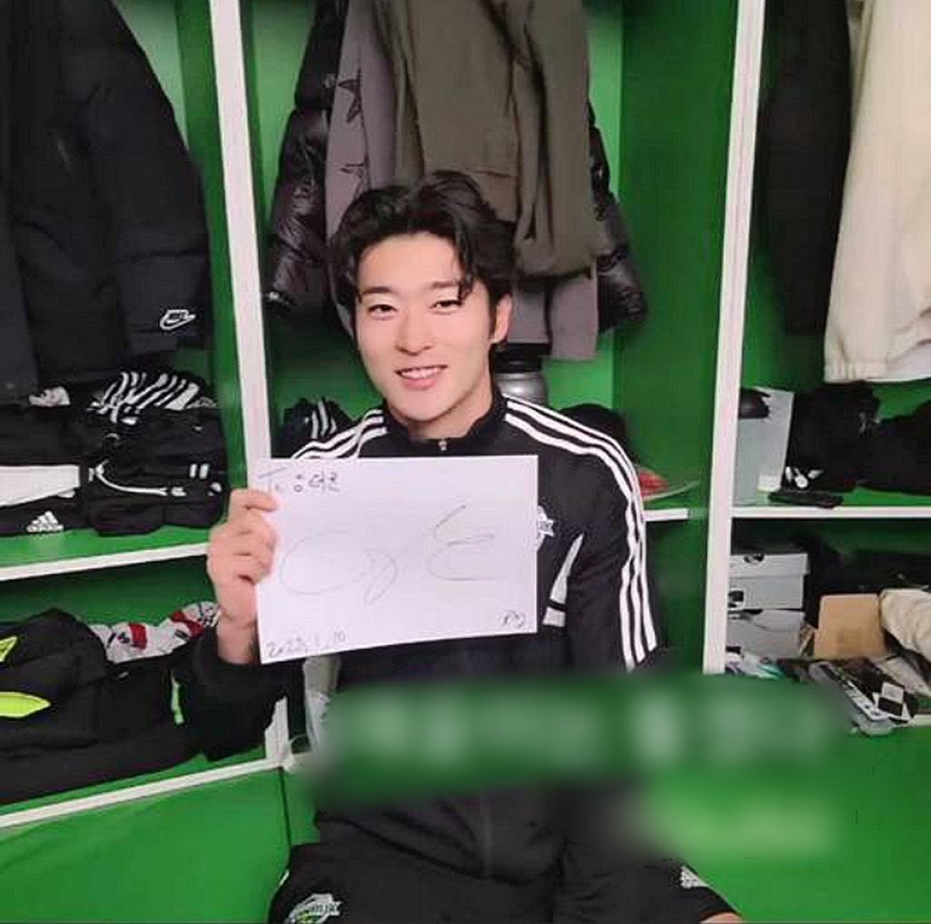 [잡담] 조규성 역시 운동복이 제일 잘 어울리는 남자 1위 | 인스티즈