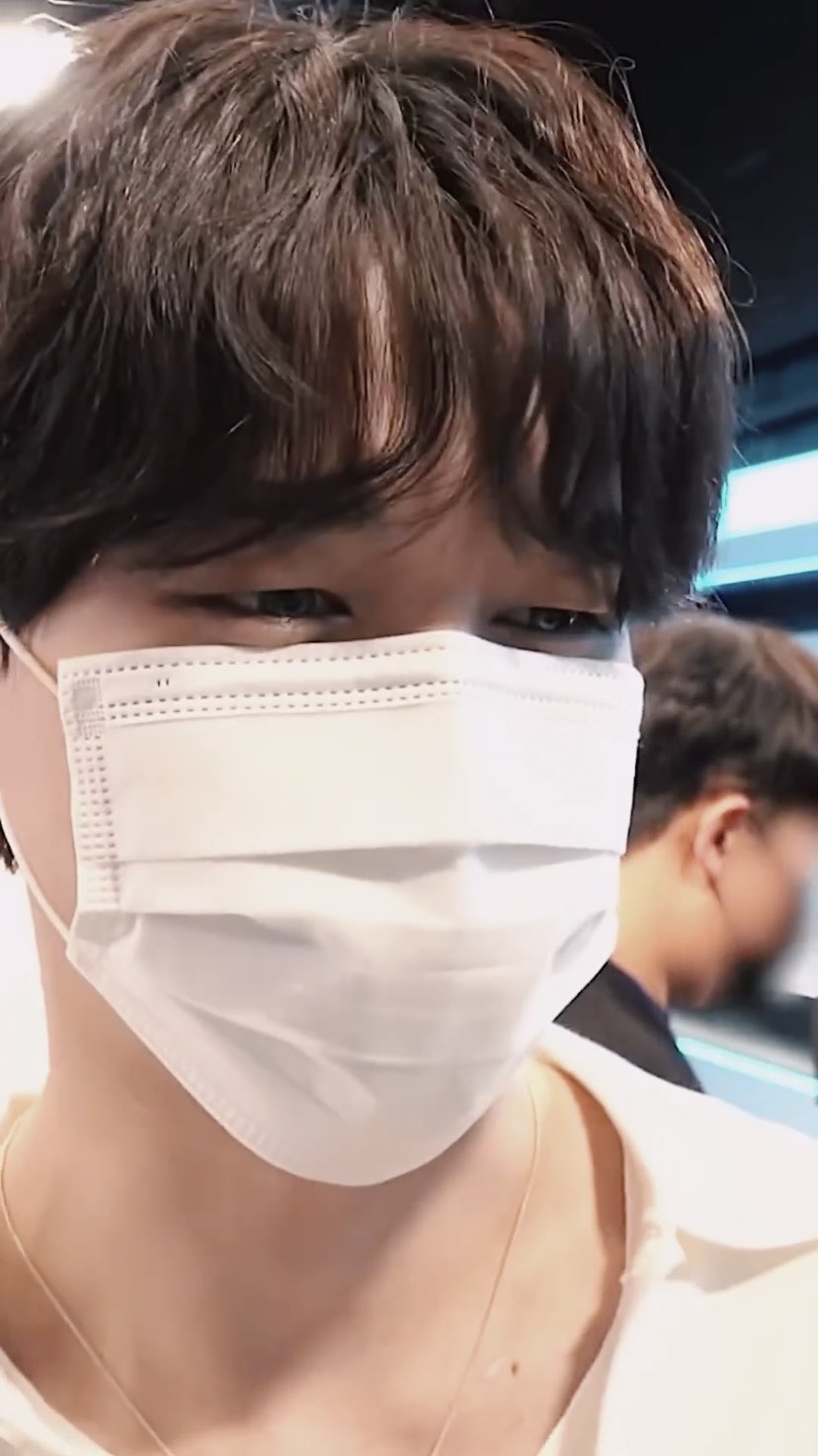 [잡담] 마스크에 애교살 낀 지민 | 인스티즈