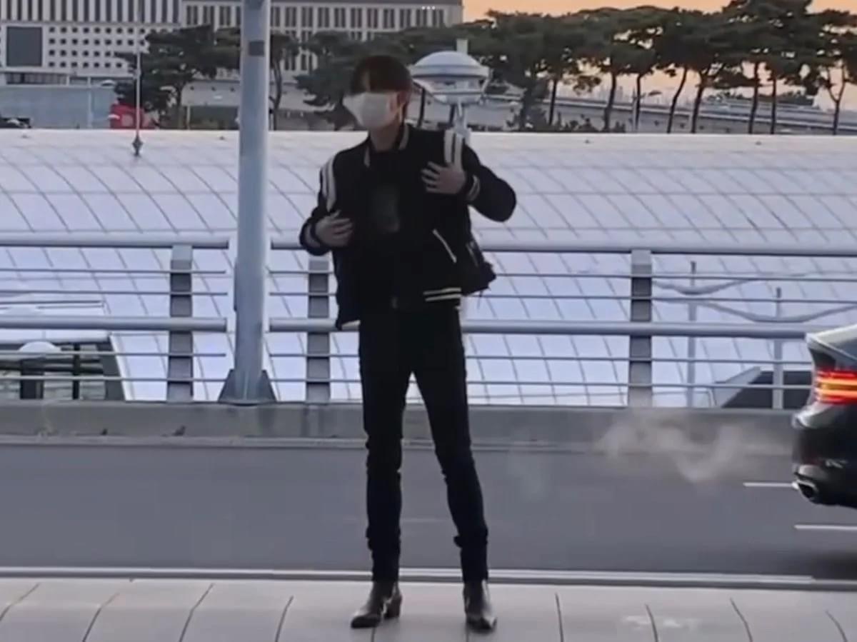 [잡담] 정우팬 매일 봐도 놀라운 거 2개 : 김정우 옆태랑 김정우 피지컬.... | 인스티즈