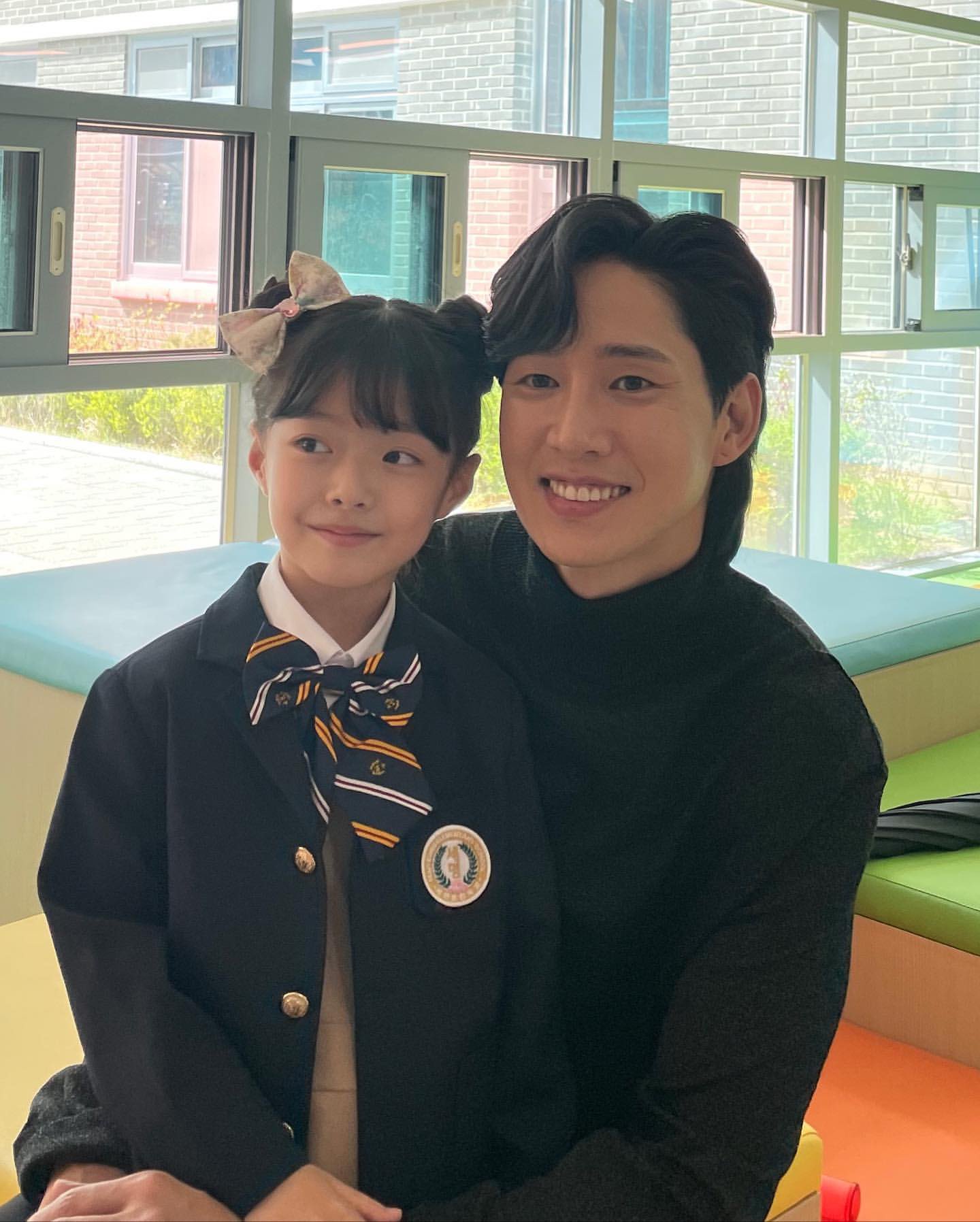 [잡담] 더글로리 재준이랑 예솔이 사진 찍은거 보니까 은근 | 인스티즈