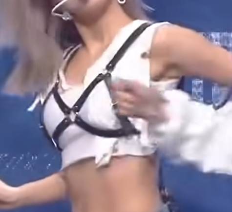 옷에 이런거 차는거 뭐라고부름? | 인스티즈