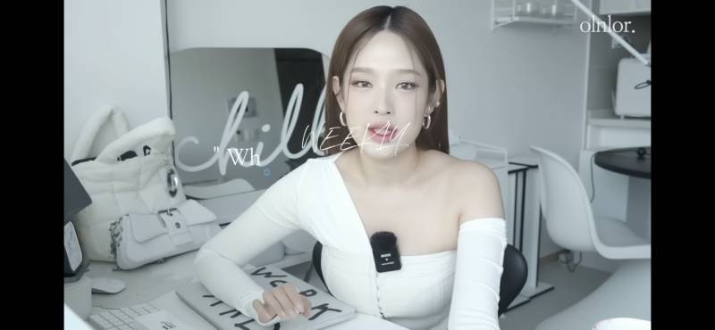 오프숄더 핏이 뭔가 되게 예쁜데.. 상체가 작은편이라 그런 거겠지???ㅠㅠㅠㅠ | 인스티즈