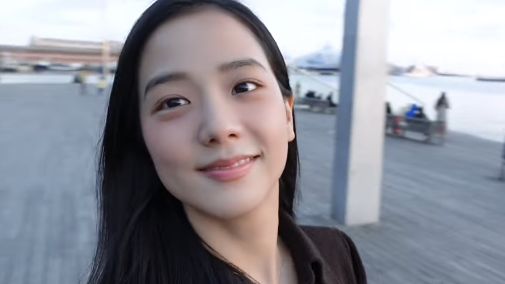 [잡담] 이번 브이로그에서도 열일하는 지수 미모 | 인스티즈