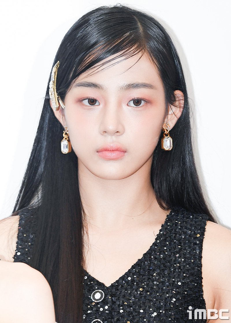 [잡담] 뉴진스 민지 데뷔 초반 다시 보는데 이게 열아홉..??? | 인스티즈