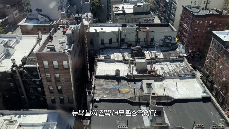 외국 건물들은 이렇게 길쭉하고 따닥따닥 붙어있던데 그럼 창문은 어디있어?? | 인스티즈