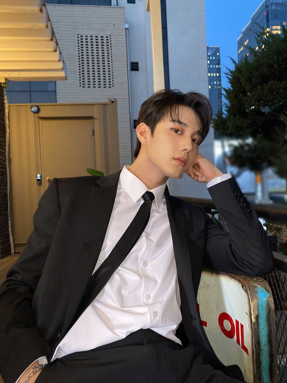[잡담] 와..케이팝 헛으로 팠네 익들 이 남돌 누군지 알아??? | 인스티즈
