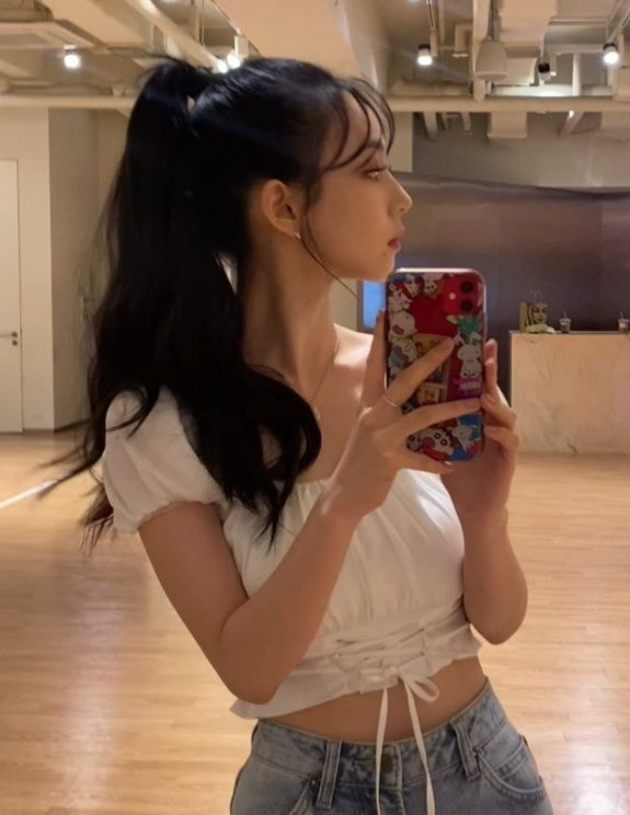 [잡담] 카리나 목 긴 거 진짜 개부러움 | 인스티즈