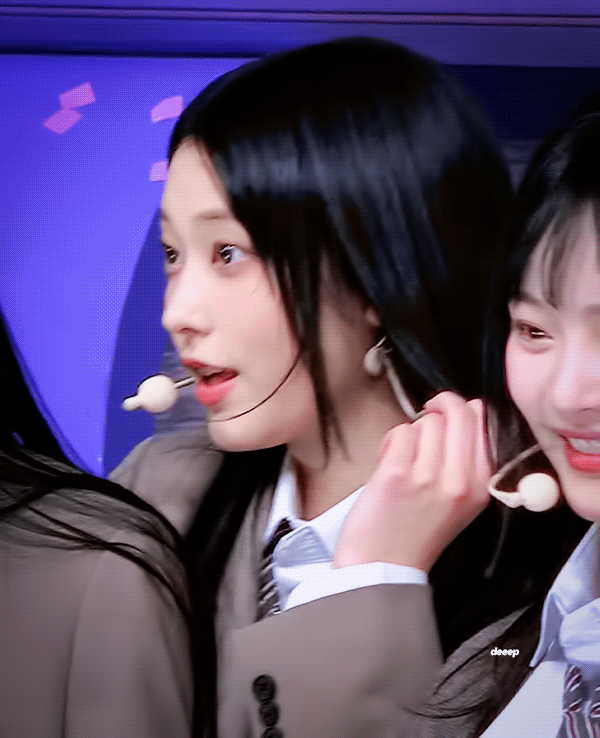 [잡담] 해린이 팬들한테 인사하는 움짤인데 눈 반짝거려 | 인스티즈