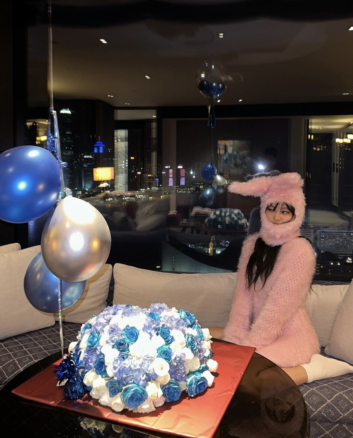 [잡담] 제니 생일 인스타 업로드 🐰🖤💗 | 인스티즈