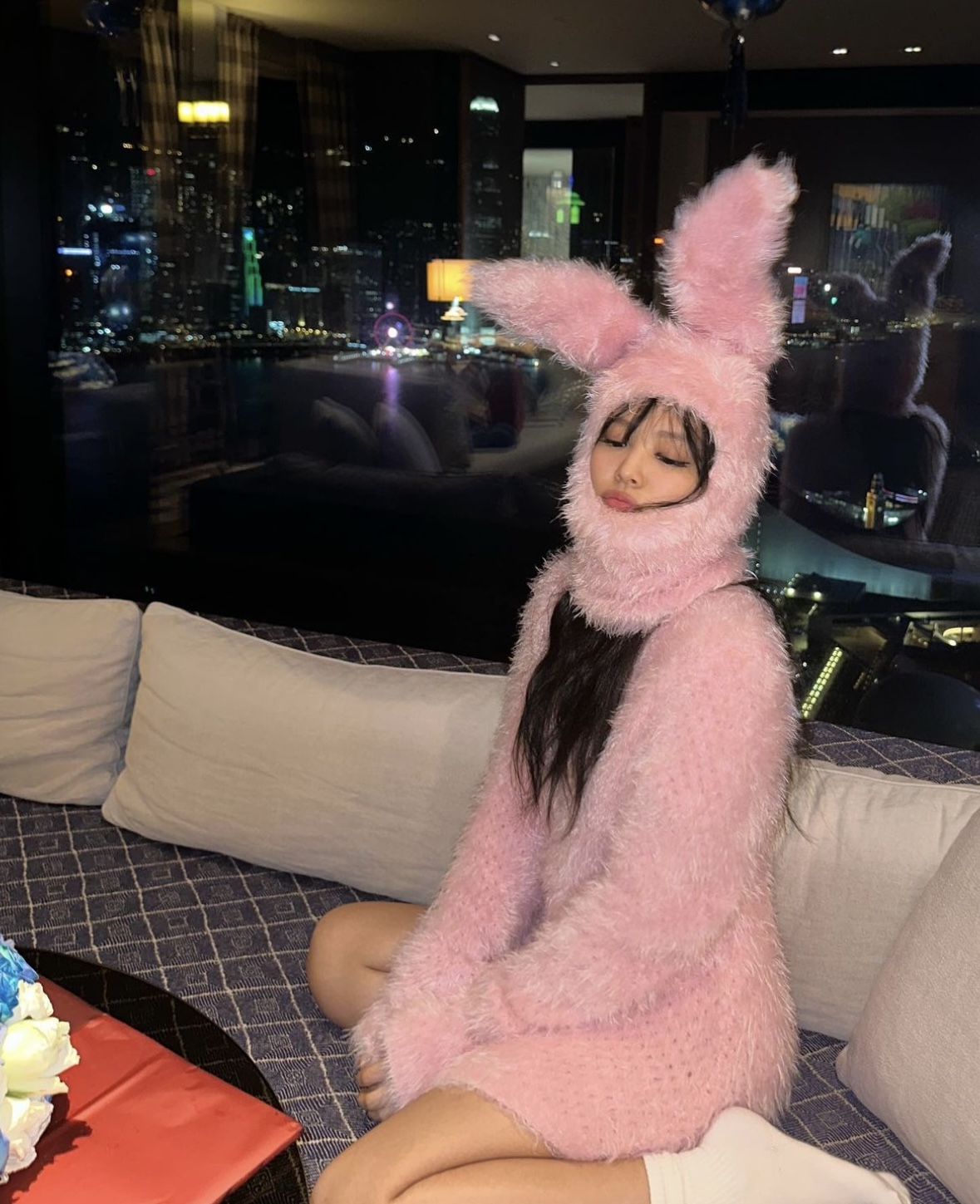 [잡담] 제니 생일 인스타 업로드 🐰🖤💗 | 인스티즈