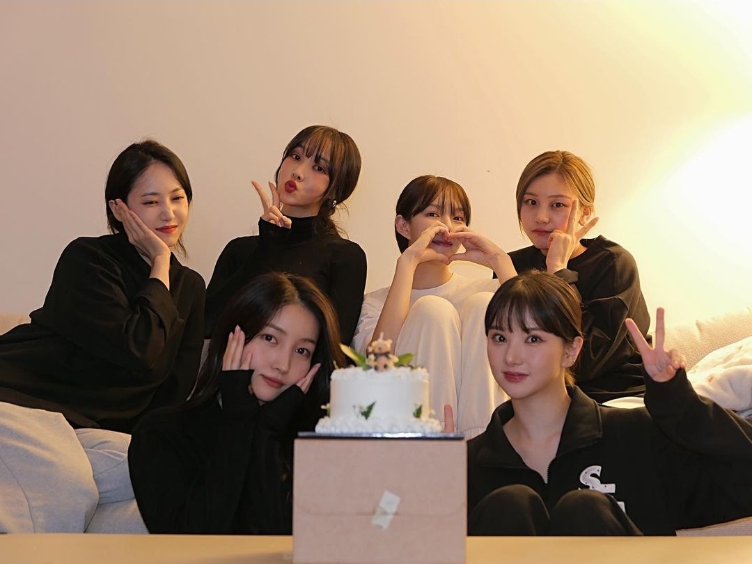 [잡담] 여자친구 8주년이라고 모였나봐 ㅜㅜ | 인스티즈