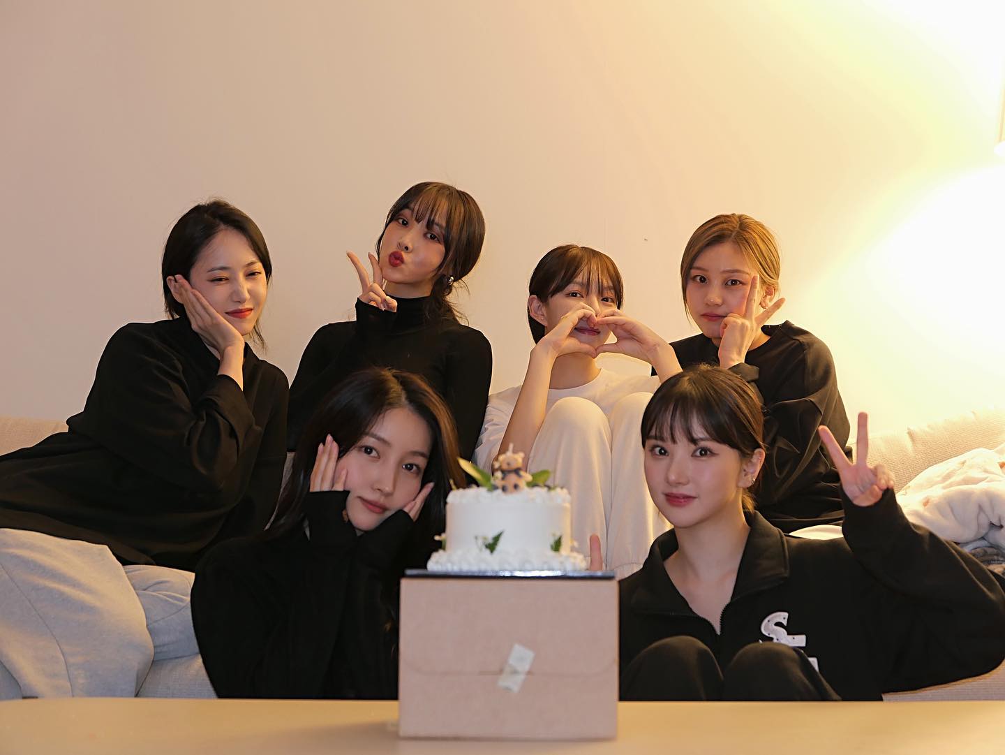 [잡담] 여자친구 8주년이라고 사진 올라옴 | 인스티즈