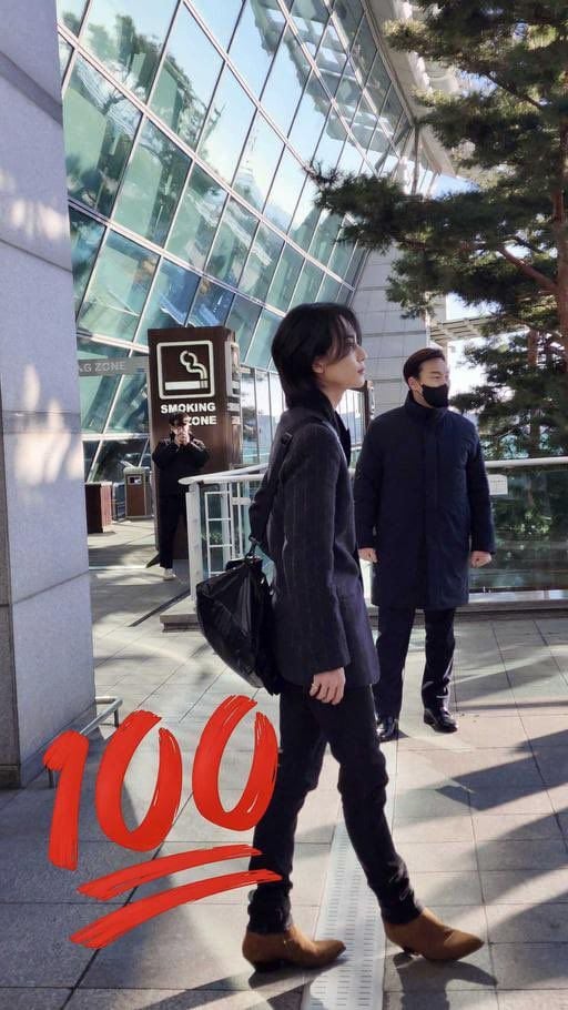 [잡담] 생로랑에서 미소년 얼굴+마른 몸매 보고 초청했다더니 (ㅈㅇ 정한) | 인스티즈