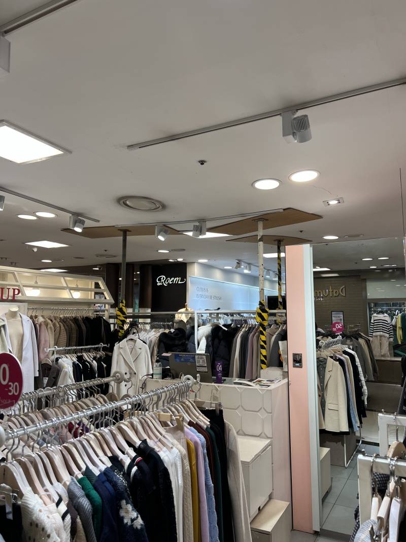 야 애들아 야탑 NC 금간거 지금 맞아 내가 지금 갔다왔어 사진있음 | 인스티즈