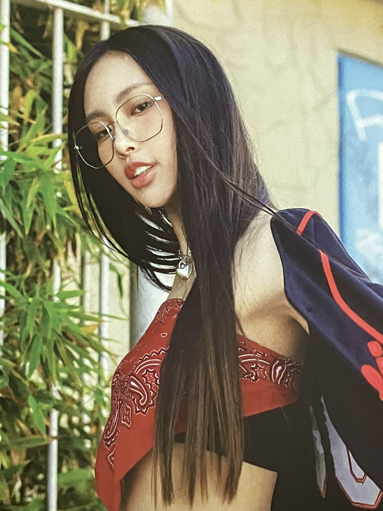 [잡담] 혜인이 안경 정보 아는 사람 있을까 | 인스티즈