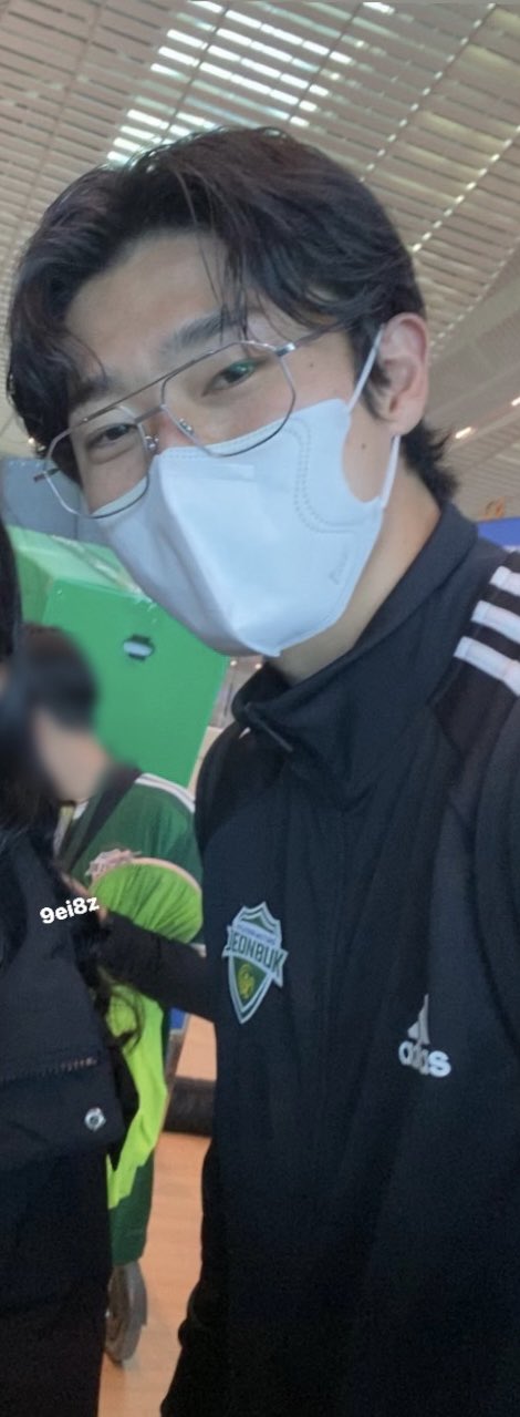 [잡담] 어제 공항 조규성 ㄹㅈㄷ로 잘생겼음 | 인스티즈