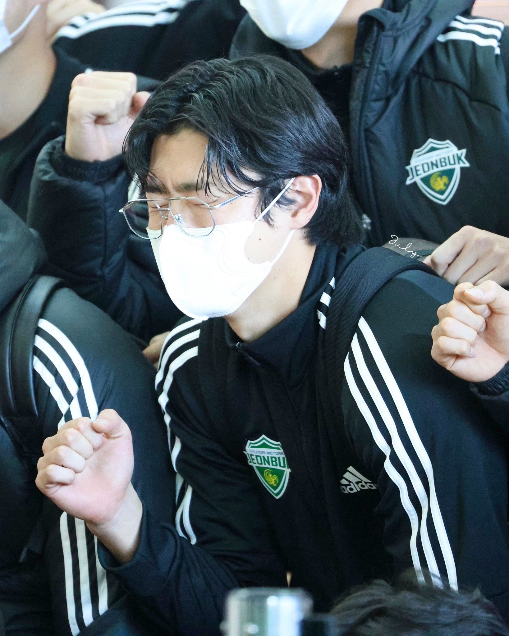 [잡담] 어제 공항 조규성 ㄹㅈㄷ로 잘생겼음 | 인스티즈