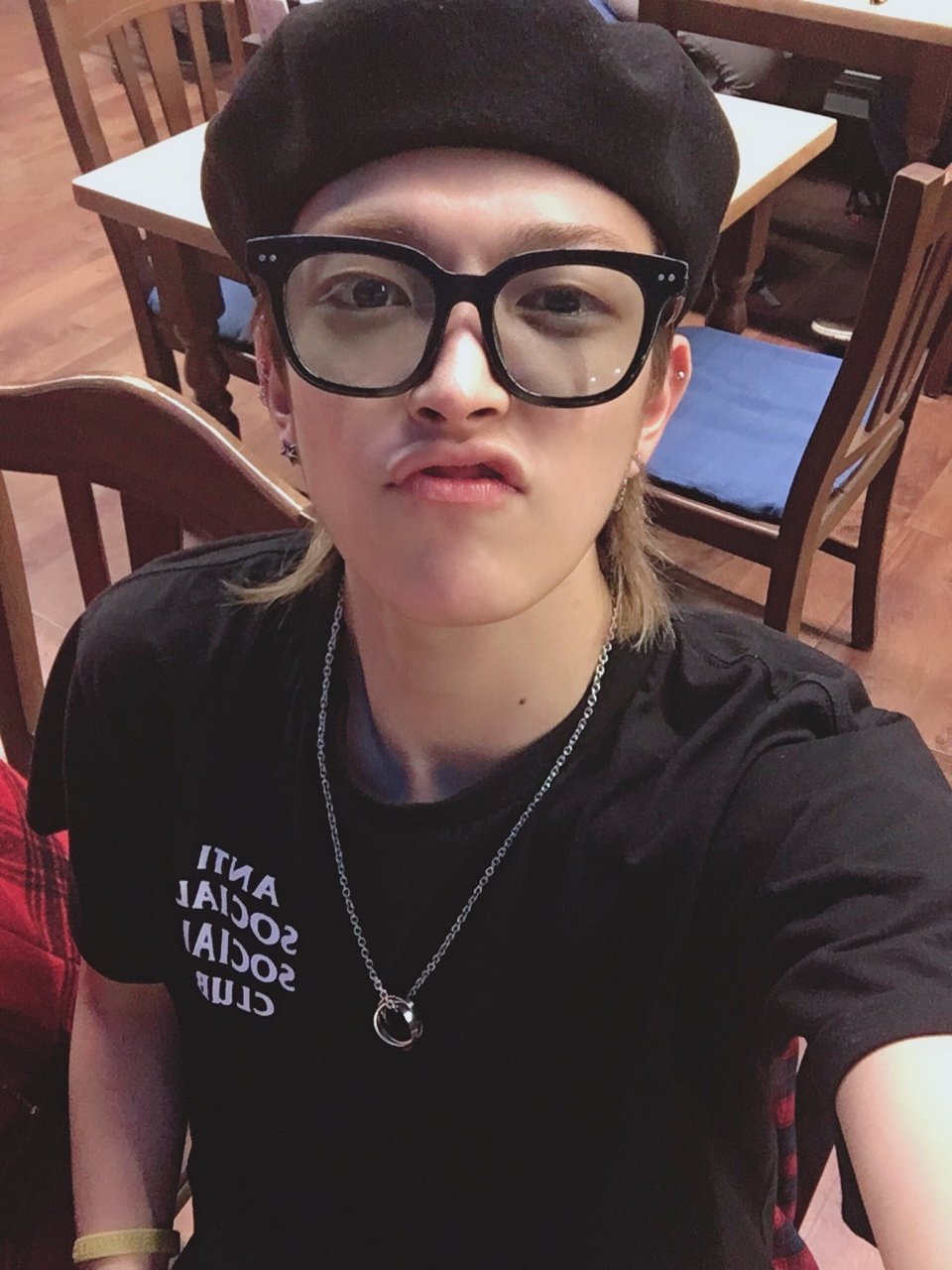 [잡담] 내 기준 돌판에서 몇 없는 병지 찰떡 아이돌 중 한 명...... | 인스티즈