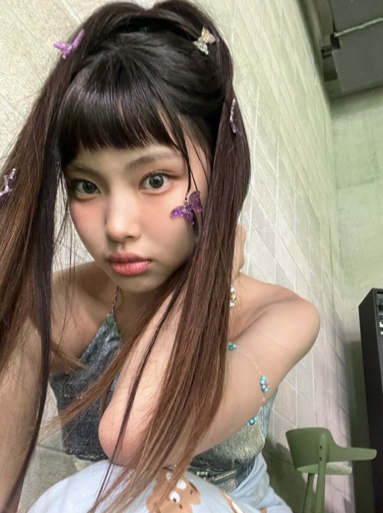 [잡담] 뉴진스 헤어 독특하게 하는거 넘 좋다.. | 인스티즈