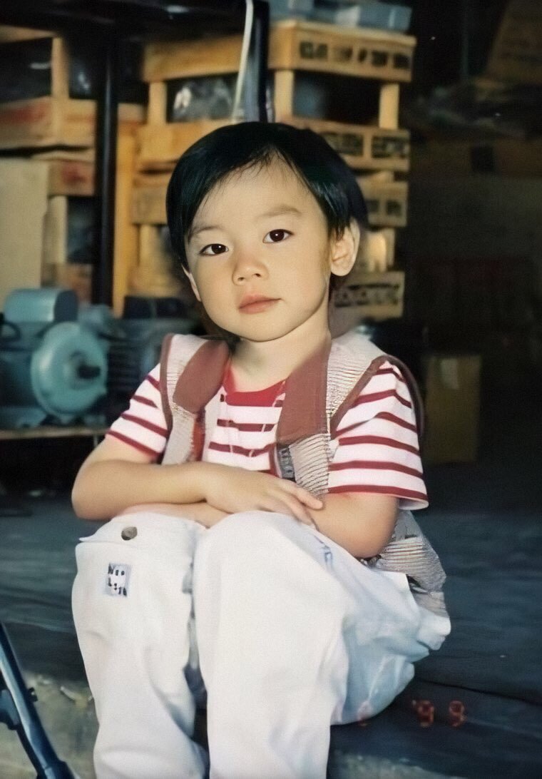 [잡담] 얘들아 텐 어릴 때 진짜 예쁘게 생겻지 | 인스티즈