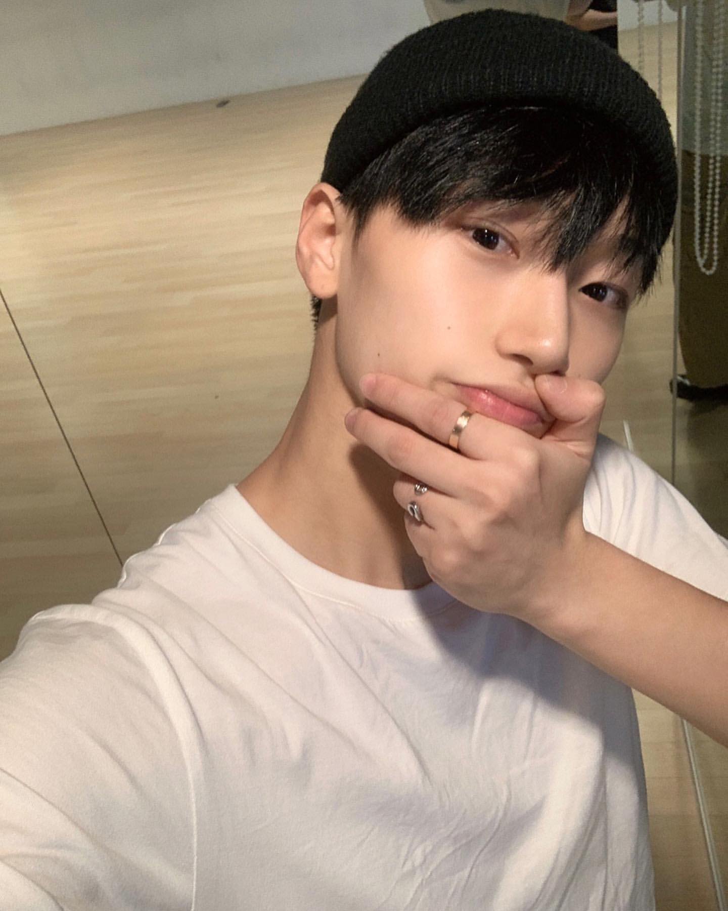 [잡담] 최산은 쌩얼이 진짜 잘생긴거같음 | 인스티즈