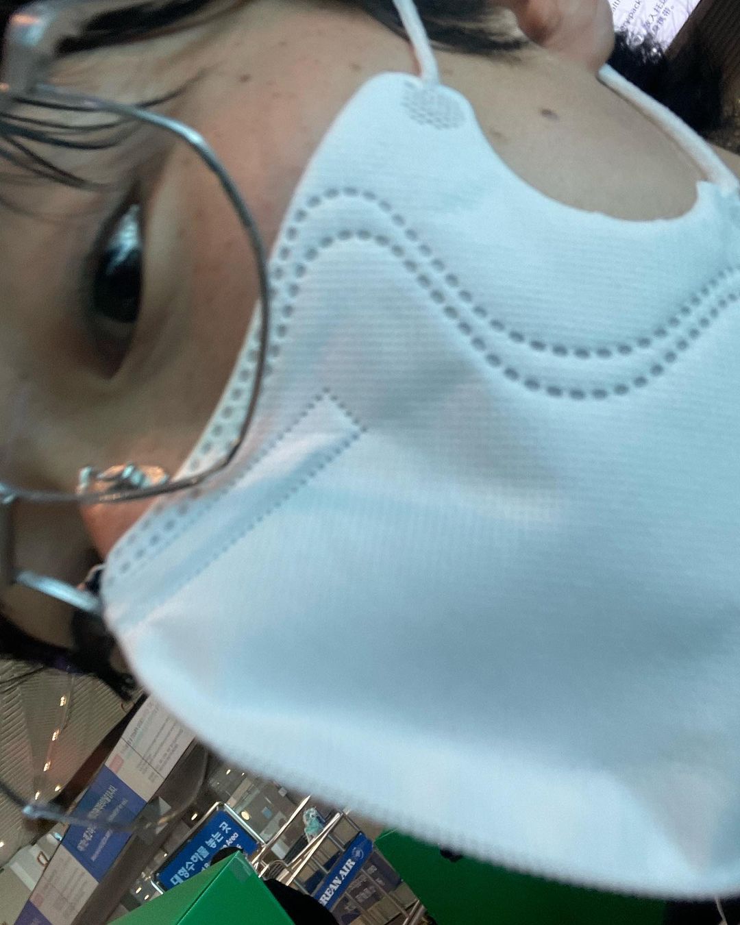 [잡담] 조규성 펫캠에 찍힌 고양이처럼 나온 사진 | 인스티즈