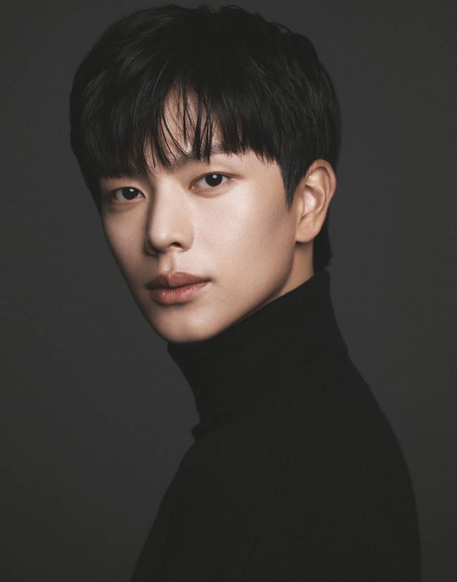 [잡담] 육성재 새로 뜬 프로필 미친 거 아니냐 | 인스티즈