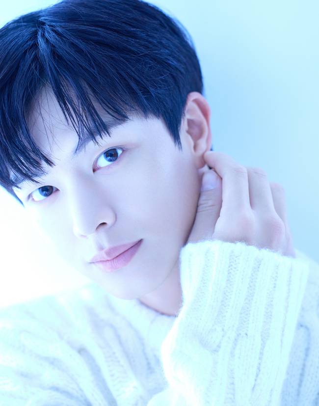 [잡담] 육성재 새로 뜬 프로필 미친 거 아니냐 | 인스티즈
