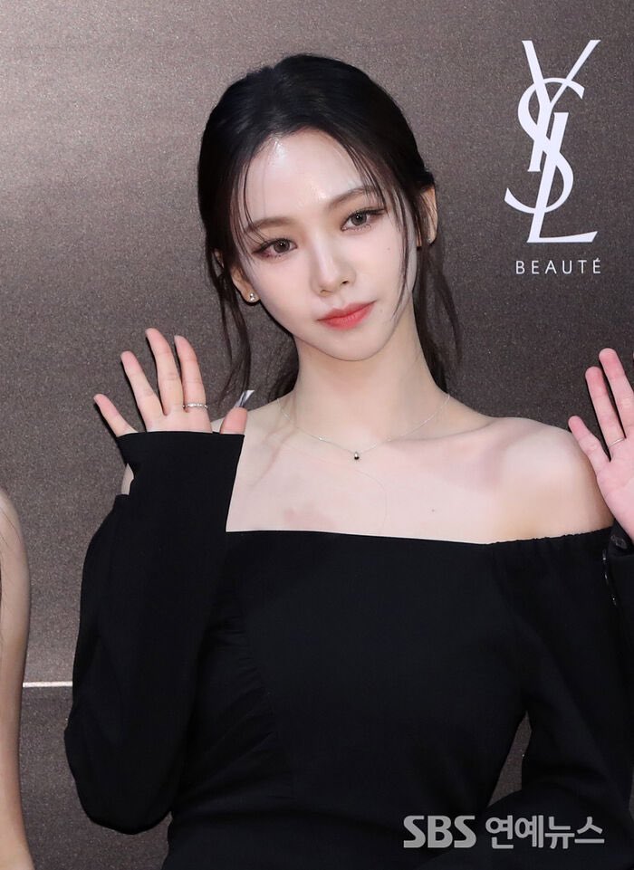 [잡담] 오늘자 입생로랑 뷰티 카리나.. 개이쁨ㅋㅋㅋㅋㅋㅋ | 인스티즈