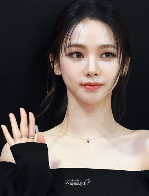 [잡담] 오늘자 입생로랑 뷰티 카리나.. 개이쁨ㅋㅋㅋㅋㅋㅋ | 인스티즈