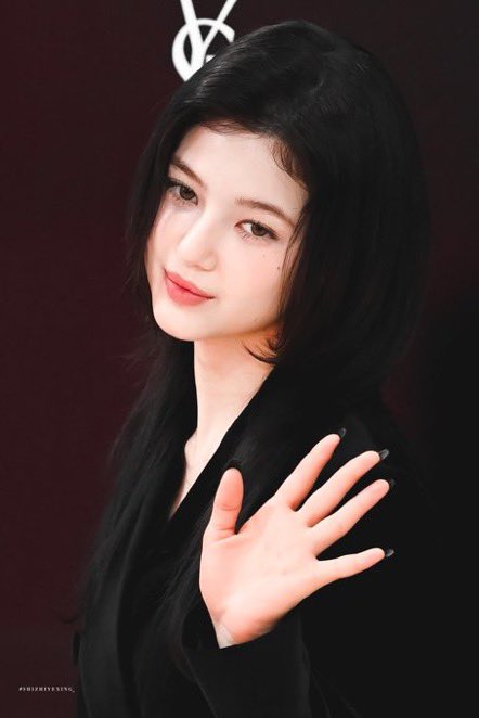 [잡담] 와..입생로랑 다니엘 폼 미쳤다 | 인스티즈