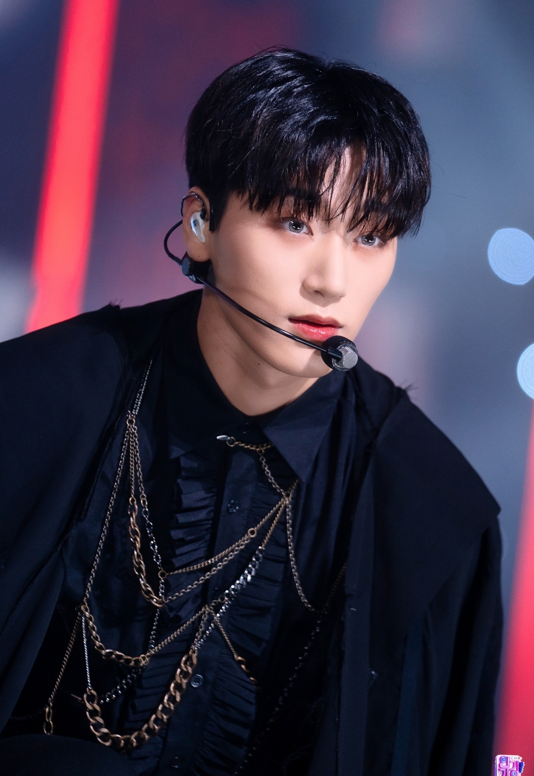 [잡담] 에이티즈 로브 쓰니까 뭔가 로판재질임 | 인스티즈