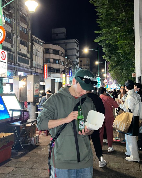 [잡담] 팬이 트위터에 키노 사진 올렸는데 하이네켄이 답멘 달아주고 키노 인스타에도 댓글 달아줌 | 인스티즈