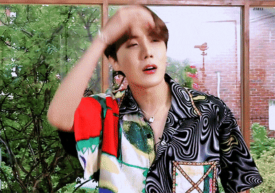 [잡담] 방탄 정국이 만든 옷을 입은 제이홉 | 인스티즈