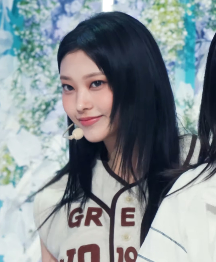 [잡담] 해린 이런 얼굴 나올때마다 내취향이라 힘들어,, | 인스티즈