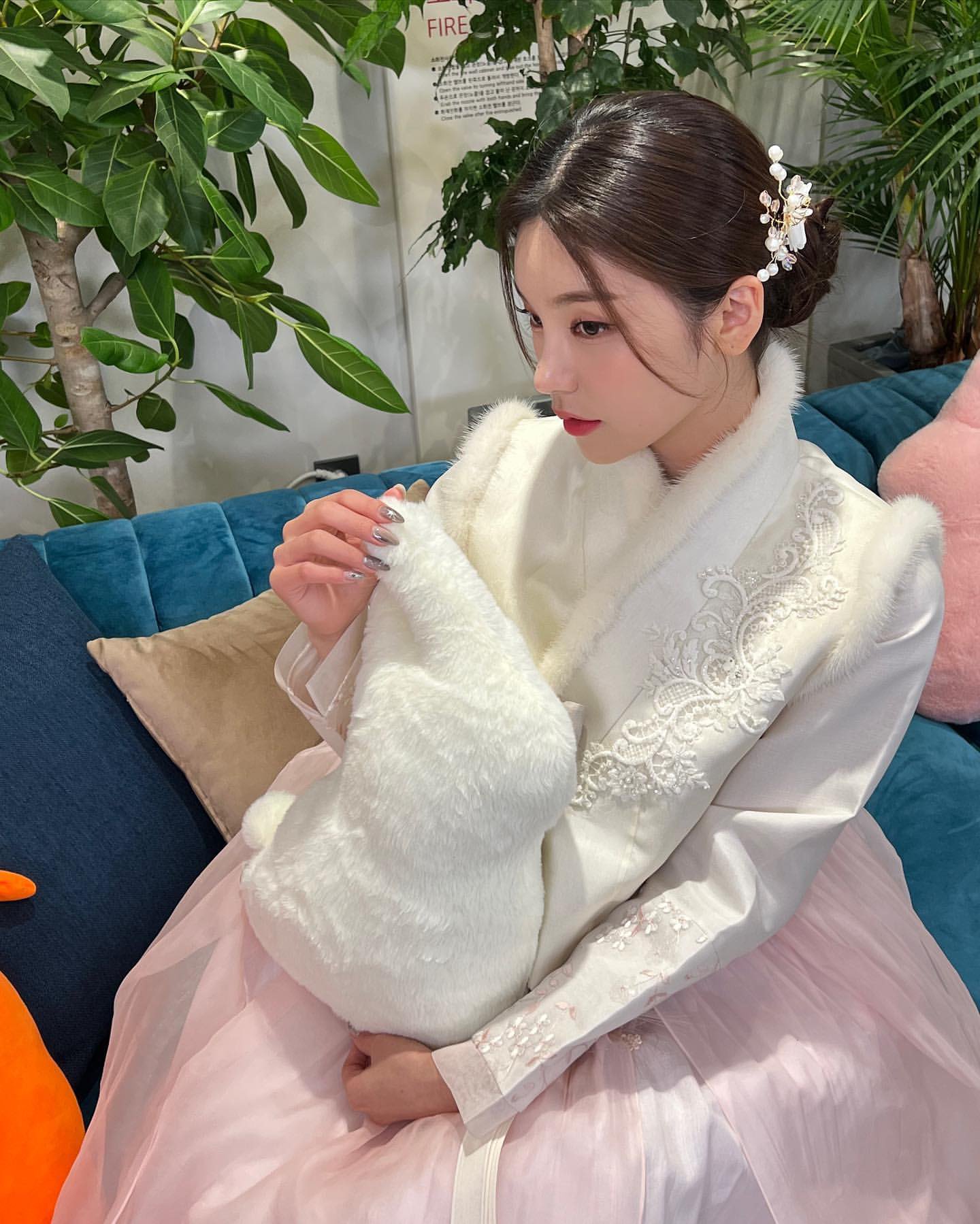 [잡담] 예지 인스타 올라온거 너무이뻐 | 인스티즈