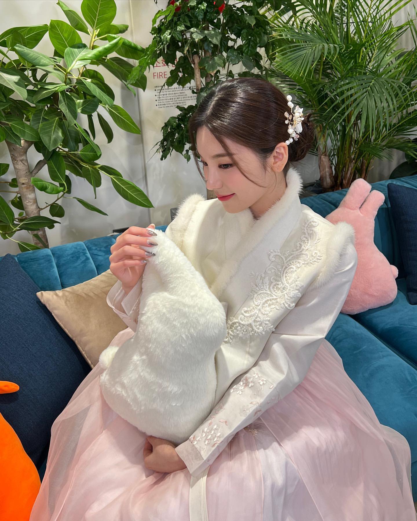[잡담] 예지 인스타 올라온거 너무이뻐 | 인스티즈