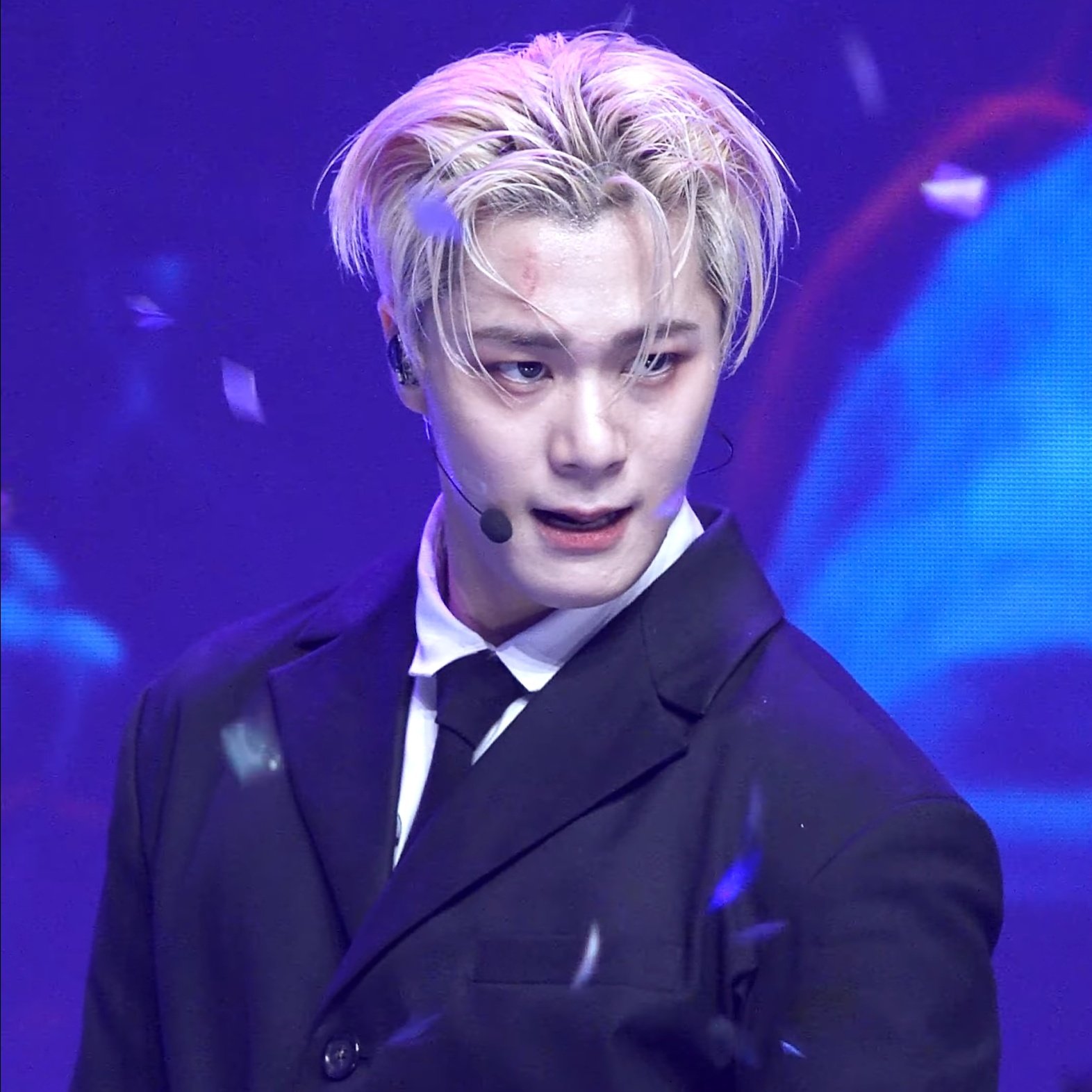 [잡담] 아스트로 문빈 이마에 꽤 큰 수술흉터 있는데 | 인스티즈