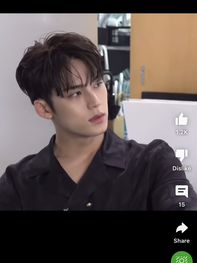 [잡담] 쇼츠에서 발견한 세븐틴 민규 이영상 언제입니까..... | 인스티즈