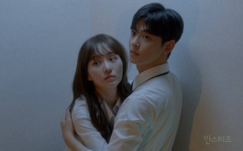 드라마 '오늘도 사랑스럽개' 차은우 포옹신 키스신 | 인스티즈