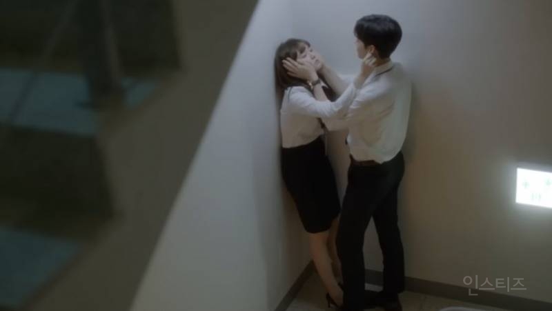 드라마 '오늘도 사랑스럽개' 차은우 포옹신 키스신 | 인스티즈