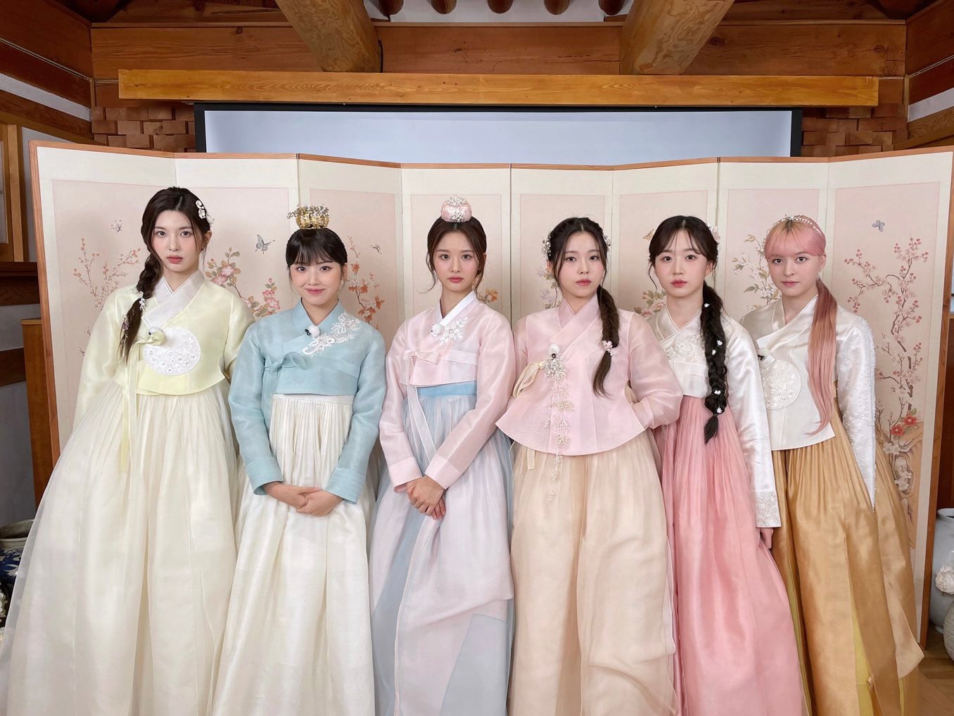 [잡담] 엔믹스 한복사진 올려준거 넘이뻐 | 인스티즈