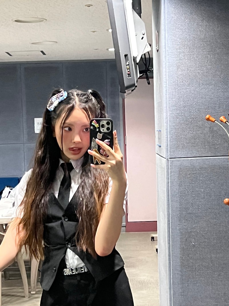 [잡담] 뉴진스에서 셀카 제일 잘 찍는 멤버 ㄹㅇ이야 | 인스티즈