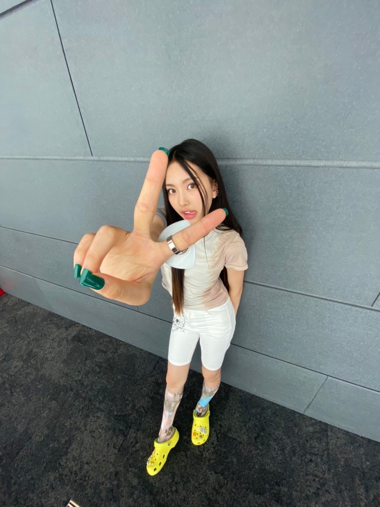 [잡담] 뉴진스 혜인 전신사진 사기 아님???? | 인스티즈