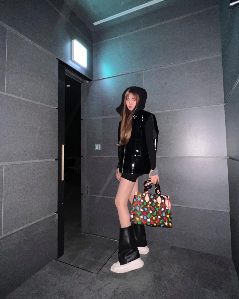 [잡담] 뉴진스 혜인 전신사진 사기 아님???? | 인스티즈