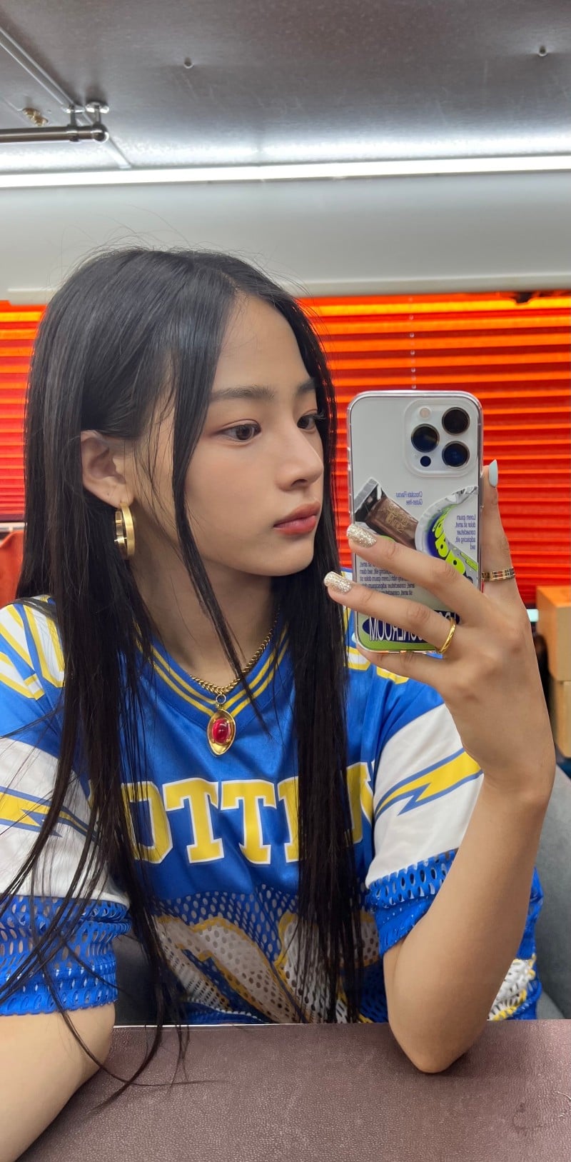 [잡담] 아니 민지 이렇게 생겨서 피어싱 많은거 너무 설렘 하.. | 인스티즈